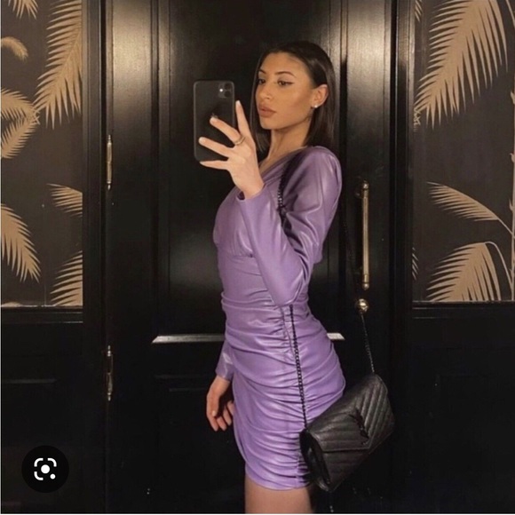 Blogger Fave Zara purple/lavander faux leather ruched mini dress - Picture 6 of 16